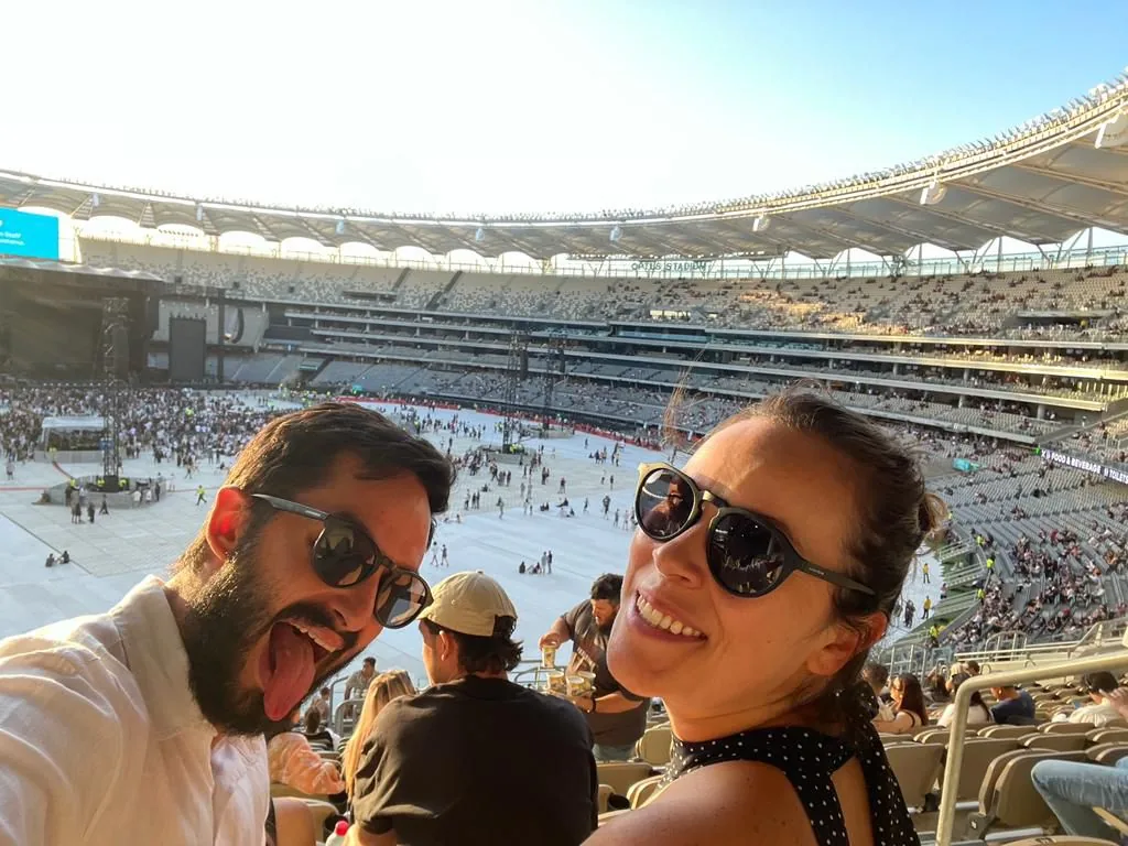Carolina y Nacho en un concierto en el estadio